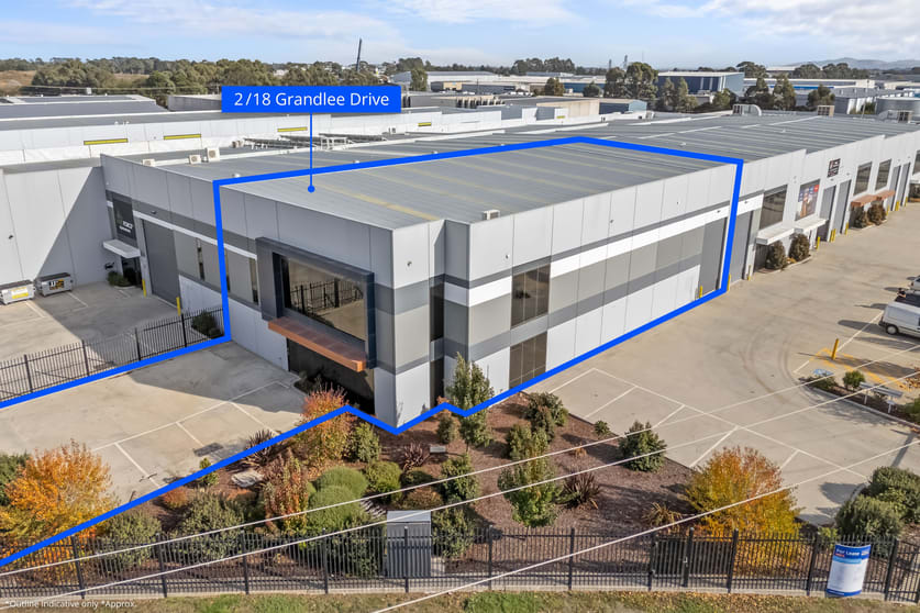 Click to view all images 2/18 Grandlee Drive Wendouree VIC 3355 - Image 1