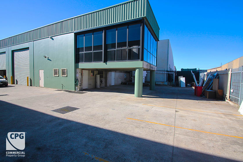 Click to view all images 2/8 Cunningham Street Moorebank NSW 2170 - Image 2