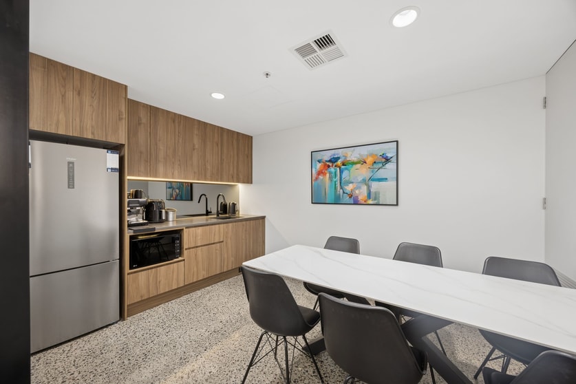 Click to view all images Unit 3/49 Mort Street Braddon ACT 2612 - Image 3