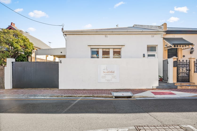 Click to view all images 4 Milton Street Glenelg SA 5045 - Image 1