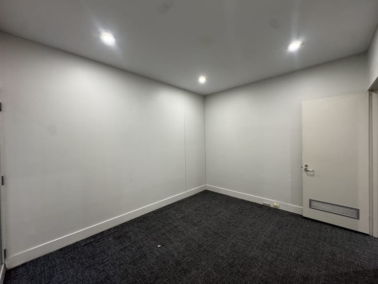Click to view all images 2&4/4 Burwood Highway Burwood VIC 3125 - Image 5
