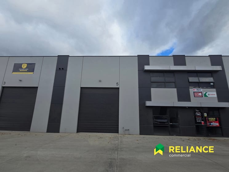 Click to view all images 5 Star Circuit Derrimut VIC 3026 - Image 1