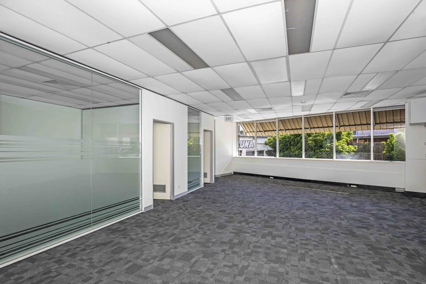 Click to view all images 924 Gympie Road Chermside QLD 4032 - Image 2