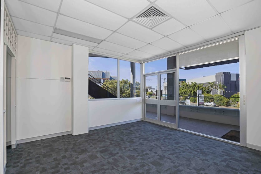 Click to view all images 924 Gympie Road Chermside QLD 4032 - Image 3