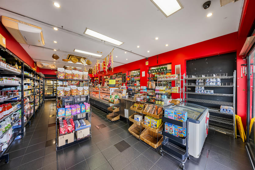Click to view all images 218 Padstow Road Eight Mile Plains QLD 4113 - Image 3