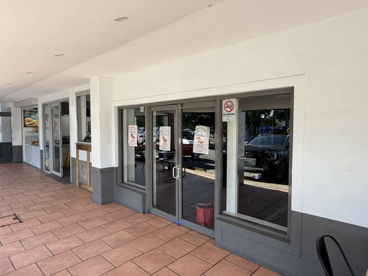 Click to view all images 8a/100 The Parkway Bradbury NSW 2560 - Image 2