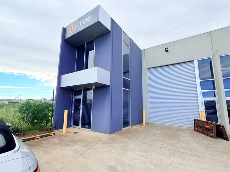 1/83 Riverside Avenue Werribee VIC 3030 - Image 3