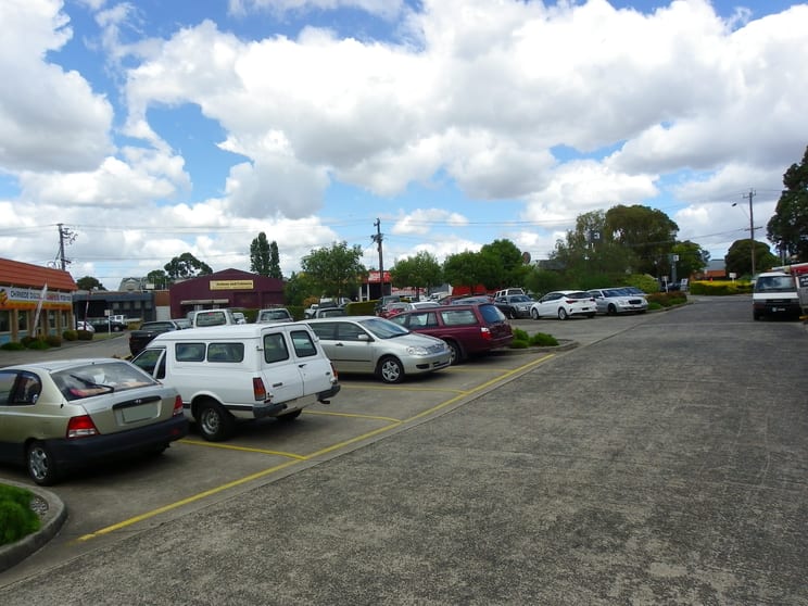 Click to view all images 8/3-11 Coolstore Road Croydon VIC 3136 - Image 3