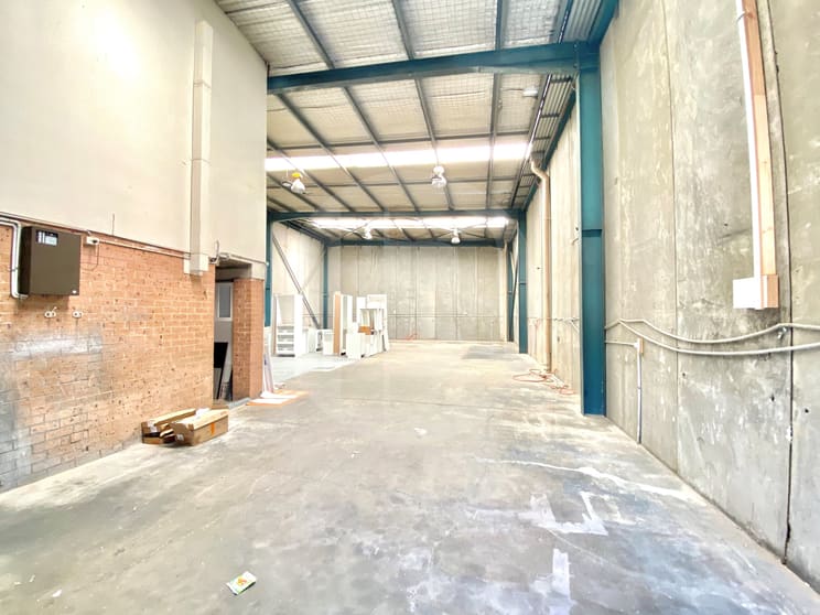Click to view all images 4/4 CARNEGIE PLACE Blacktown NSW 2148 - Image 3