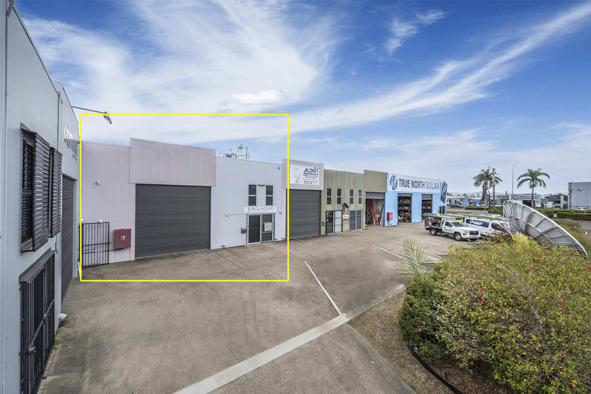Click to view all images 2/442 Woolcock Street Garbutt QLD 4814 - Image 1