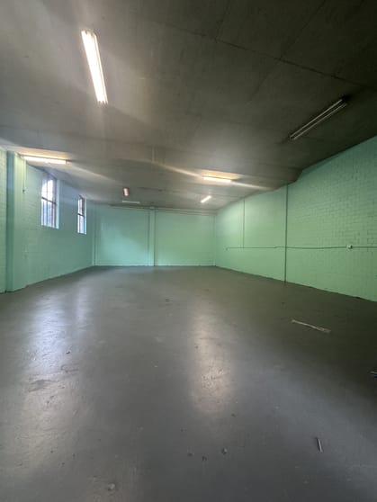 Click to view all images 1/17 King Road Hornsby NSW 2077 - Image 2