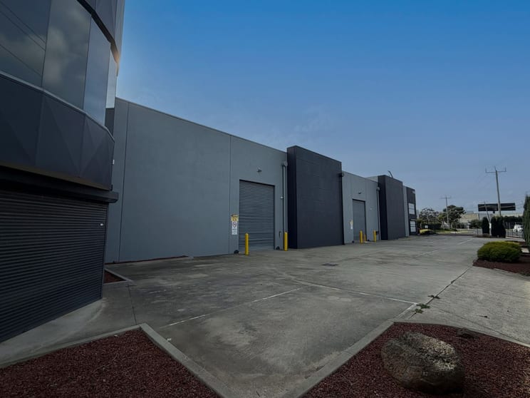Click to view all images 1/16 Silicon Place Tullamarine VIC 3043 - Image 3
