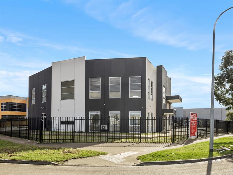 Click to view all images 8 Network Drive Truganina VIC 3029 - Image 3