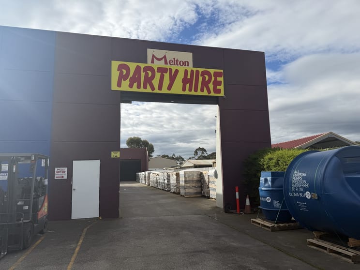 2/152 High Street Melton VIC 3337 - Image 2