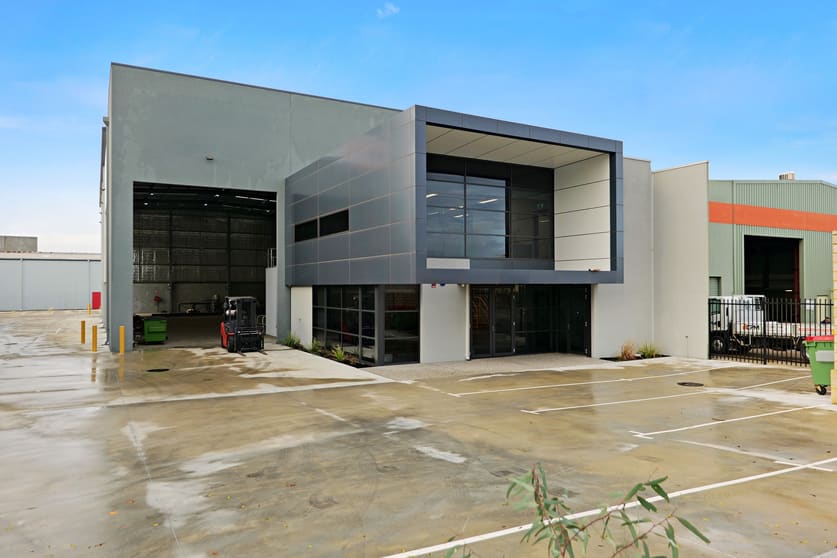1/18 Casella Place Kewdale WA 6105 - Image 2
