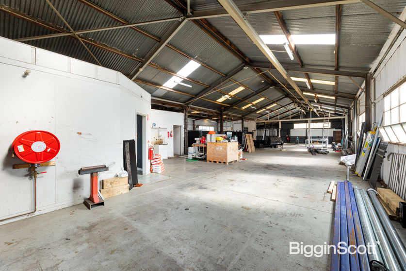 24 Booloora Rd Springvale VIC 3171 - Image 2