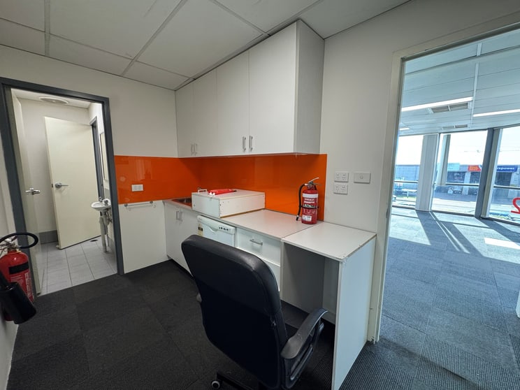 Office & Showroom/Unit 2/2 Endeavour Road Caringbah NSW 2229 - Image 3