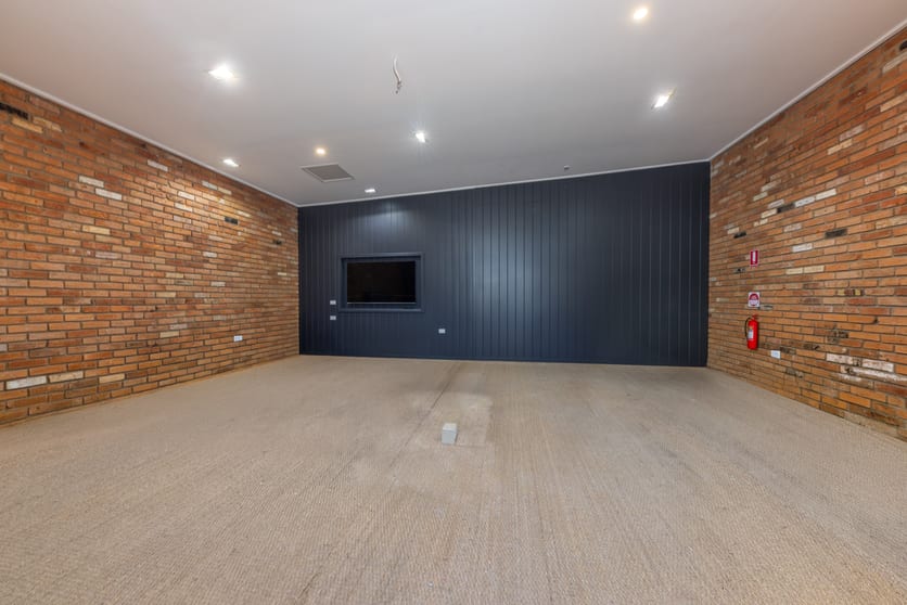 Click to view all images 30 Piper Street Kyneton VIC 3444 - Image 2
