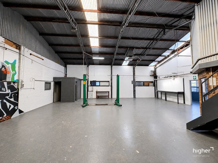 Click to view all images 1 & 2/55 O'Sullivan Beach Road Lonsdale SA 5160 - Image 2