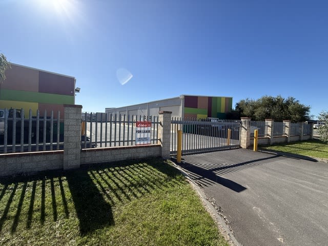 Click to view all images 2/8 Marchant Street Davenport WA 6230 - Image 1