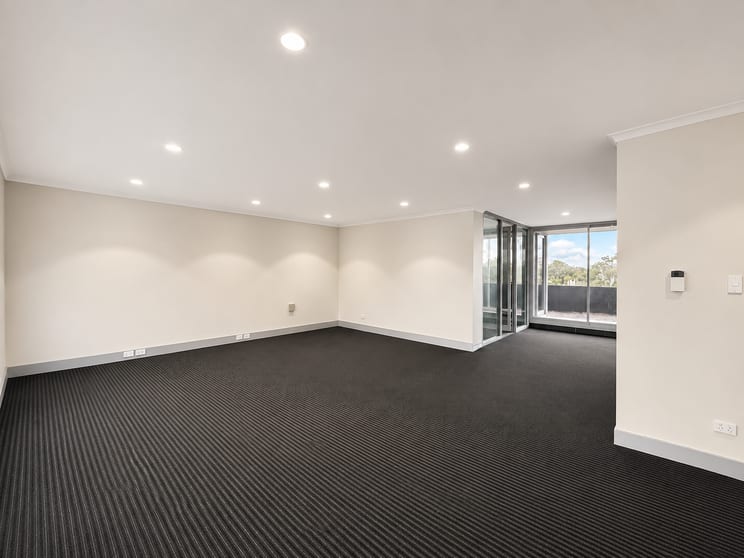 Click to view all images 5 & 6/2a Pioneer Avenue Thornleigh NSW 2120 - Image 3