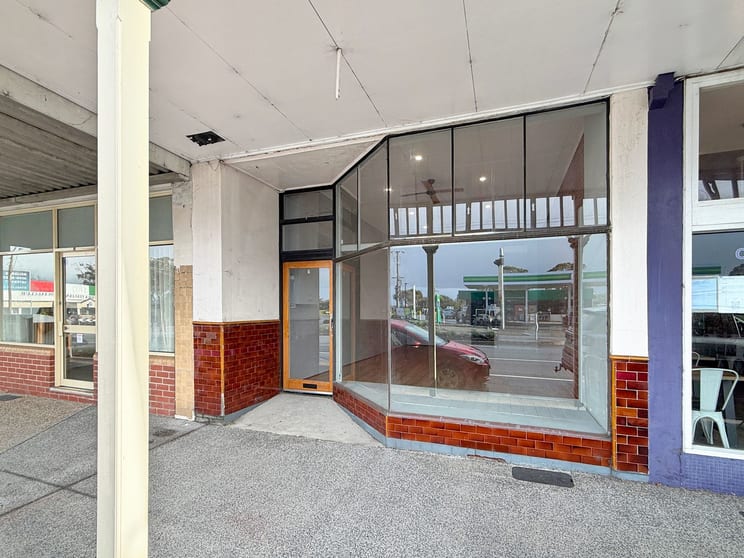 Click to view all images 7 Commercial Street Korumburra VIC 3950 - Image 2