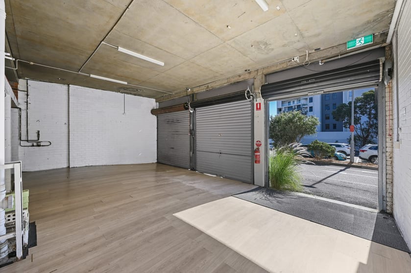 Click to view all images 283A Kignsway Caringbah NSW 2229 - Image 2