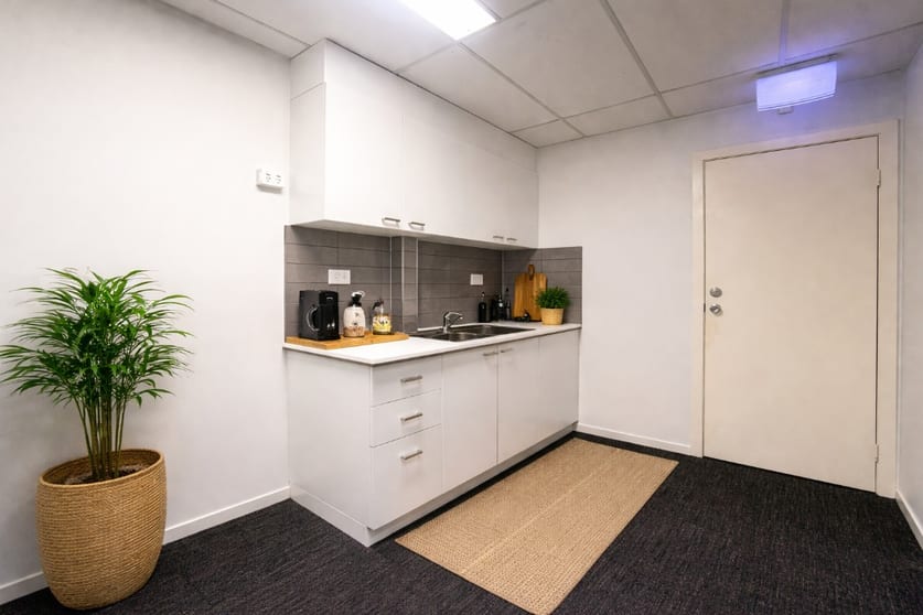 Click to view all images 4/17 Fifth Avenue Palm Beach QLD 4221 - Image 3