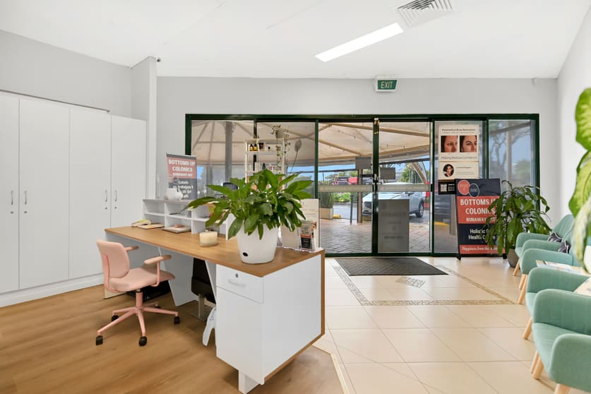 Click to view all images 4/465 Oxley Drive Runaway Bay QLD 4216 - Image 2