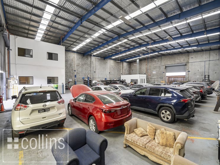 Click to view all images 21 FODEN Avenue Campbellfield VIC 3061 - Image 3