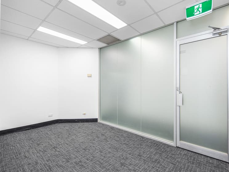Click to view all images 34/10 Benson Street Toowong QLD 4066 - Image 2