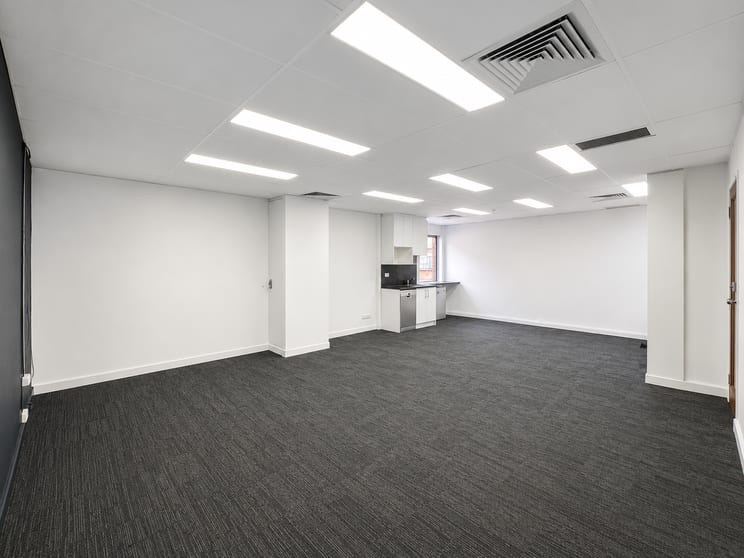Click to view all images 10/32-34 Florence Street Hornsby NSW 2077 - Image 2