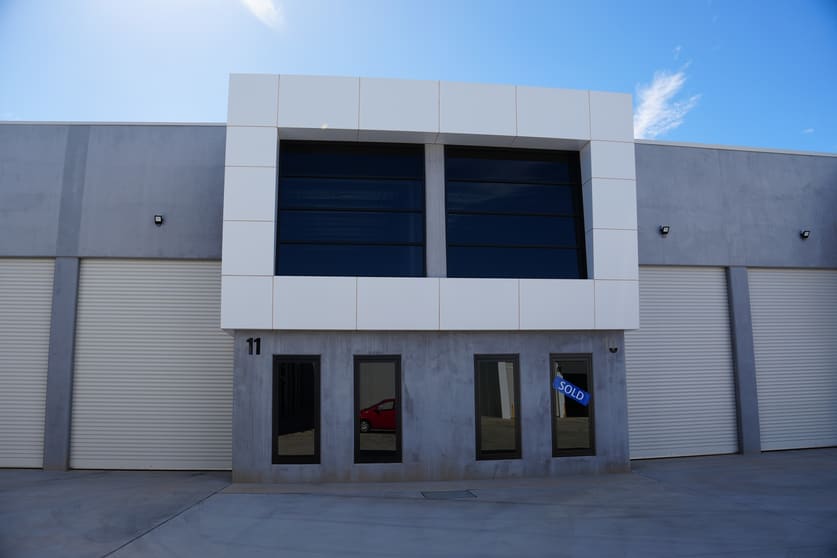Click to view all images 11/39-41 Tenth St Mildura VIC 3500 - Image 2