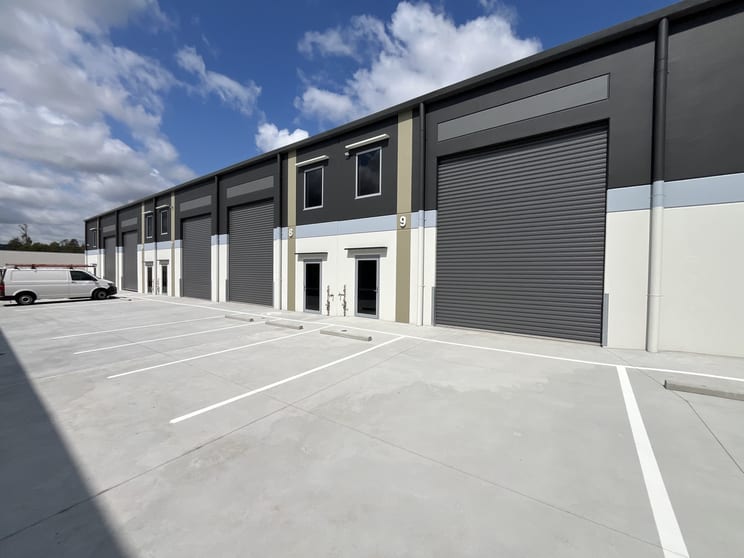 Click to view all images Unit 9/99 Wongawallan Drive Yarrabilba QLD 4207 - Image 2