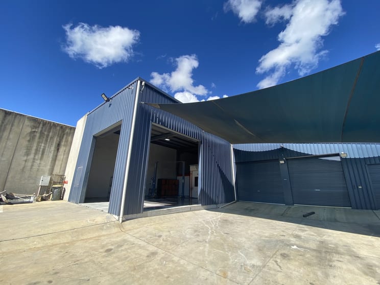 Click to view all images 6 & 7/71 Old Maryborough Road Pialba QLD 4655 - Image 2