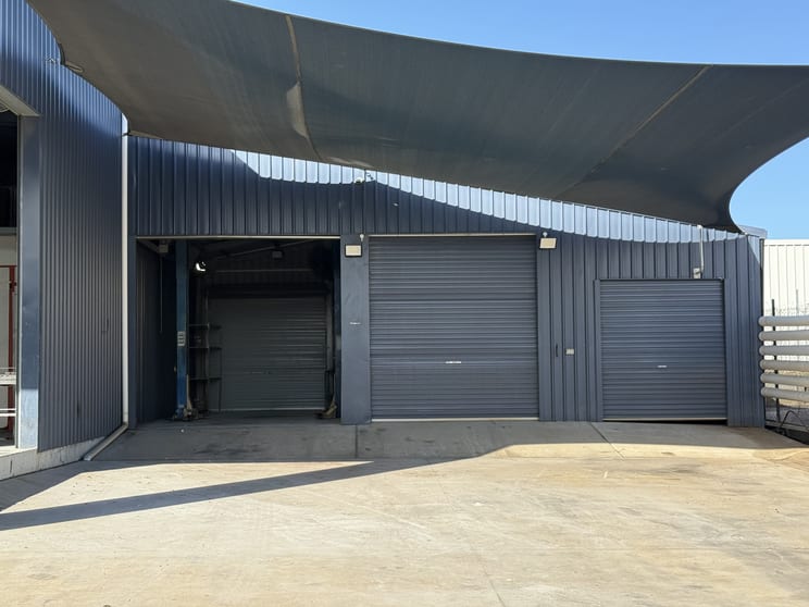 Click to view all images 6 & 7/71 Old Maryborough Road Pialba QLD 4655 - Image 3