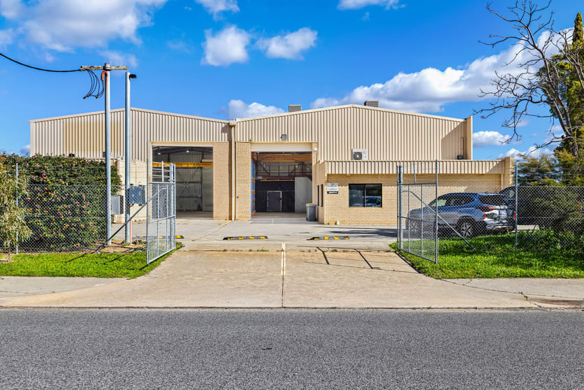 Click to view all images 29 Eva Street Maddington WA 6109 - Image 3