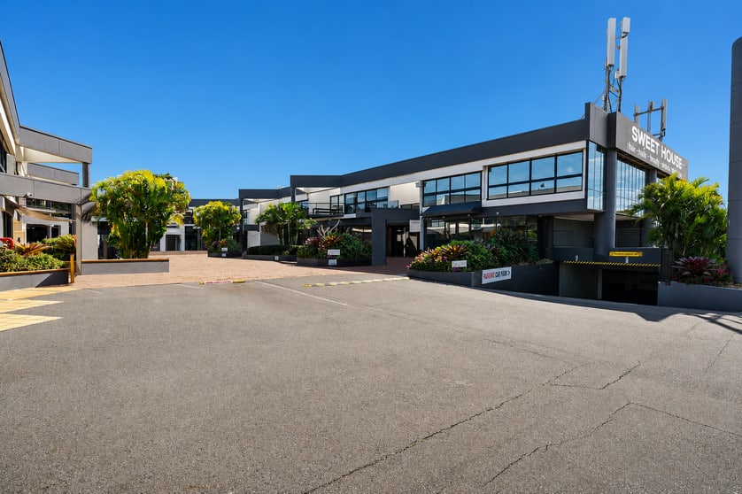 Click to view all images 33/42 Bundall Road Bundall QLD 4217 - Image 3