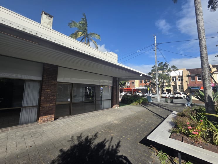 Click to view all images Shops 10, 11 & 12/41-45 Murwillumbah Street Murwillumbah NSW 2484 - Image 2