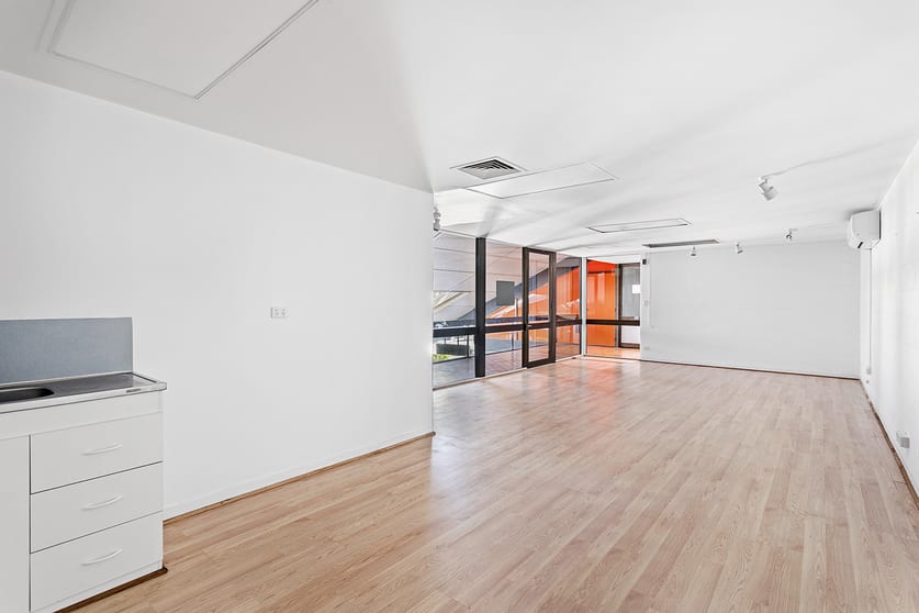 Click to view all images 6/303 Shute Harbour Road Airlie Beach QLD 4802 - Image 2