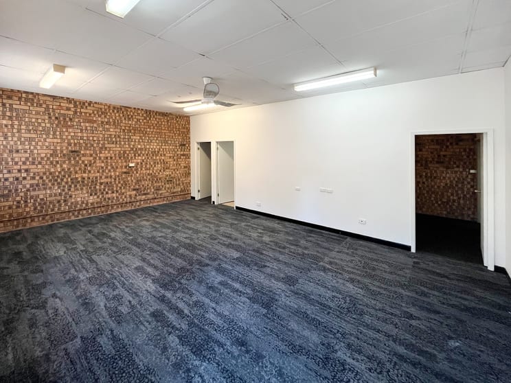 Click to view all images Unit 4/4-6 Moore Street West Gosford NSW 2250 - Image 3