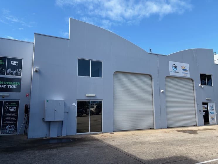 Click to view all images 5/2 Premier Circuit Warana QLD 4575 - Image 2
