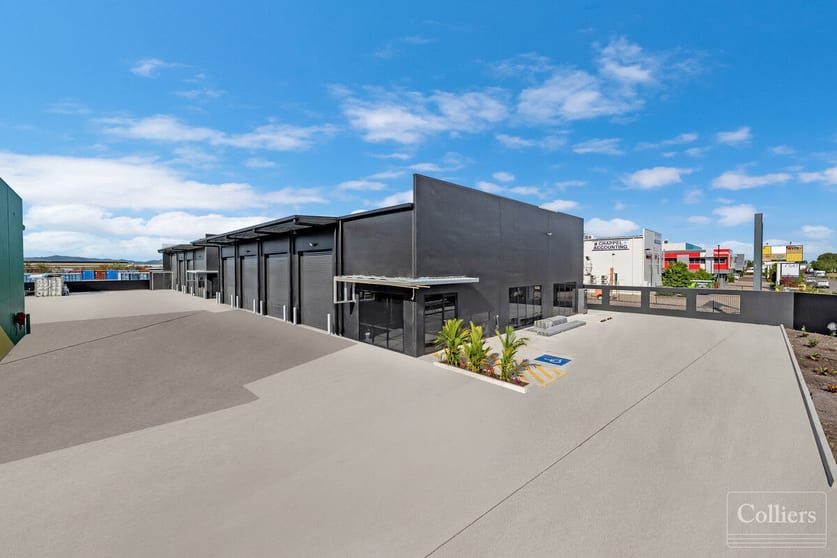 Click to view all images Unit C/571 Woolcock Street Mount Louisa QLD 4814 - Image 3