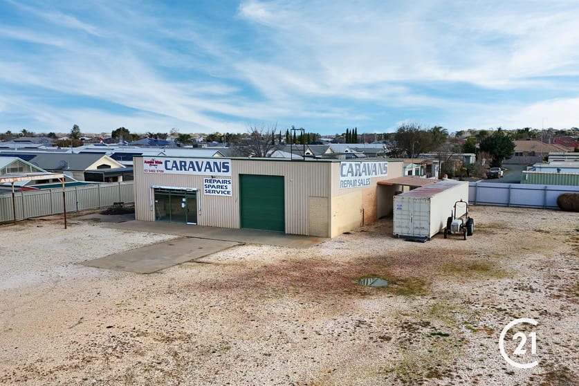 Click to view all images 59 Northern Highway Echuca VIC 3564 - Image 2