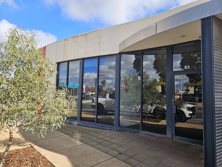 Click to view all images 83 Pine Avenue Mildura VIC 3500 - Image 3