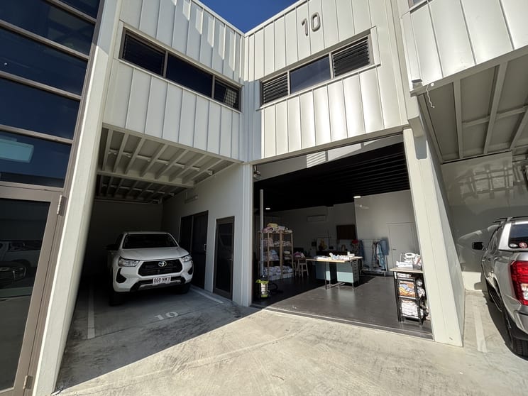 Click to view all images 10/46 Junction Road Burleigh Heads QLD 4220 - Image 1