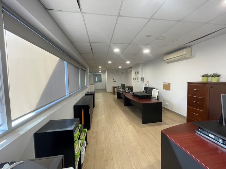 Click to view all images Part 2/7 Katherine Drive Ravenhall VIC 3023 - Image 3