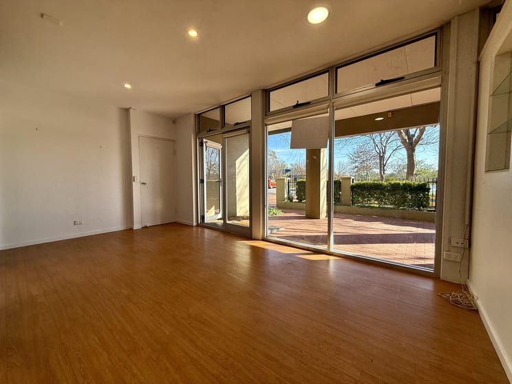 Click to view all images 57A Strayleaf Crescent Gungahlin ACT 2912 - Image 2