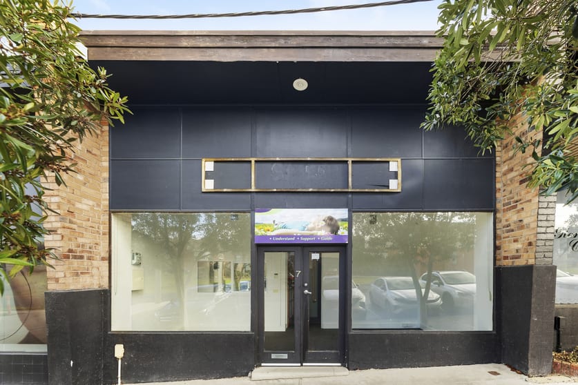 Click to view all images 7 Lilian Street Bulleen VIC 3105 - Image 2