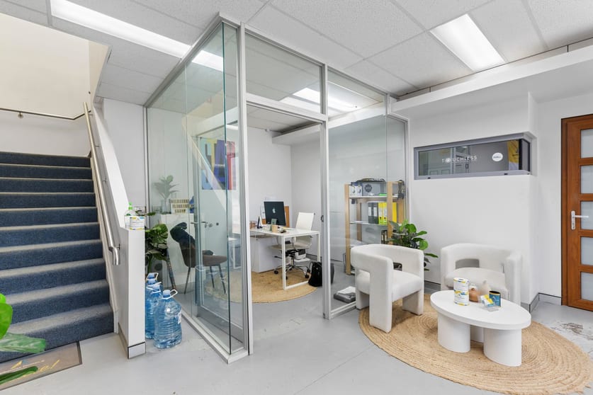 Click to view all images 20B Rooks Road Nunawading VIC 3131 - Image 3